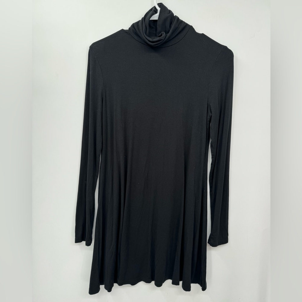 Lock & Love Medium Tunic‎ Top Women Black Turtleneck Long Sleeve Swing Hem USA